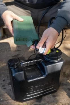 RidgeMonkey Outdoor Power Shower (Full Kit) (RM507) -Outdoor Camping Equipment Store k2b580bc4c563bc55cf211e74fe44601c